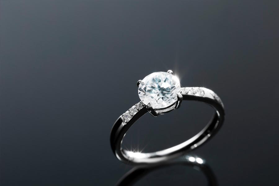 Quotazione diamanti in tempo reale: quando venderli?